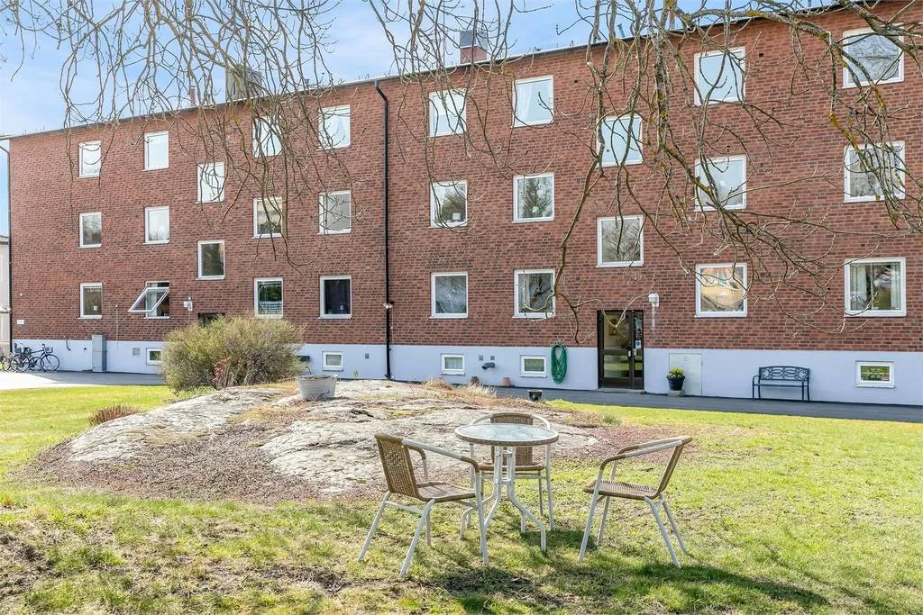 Hyreslägenhet på Bro i bro
