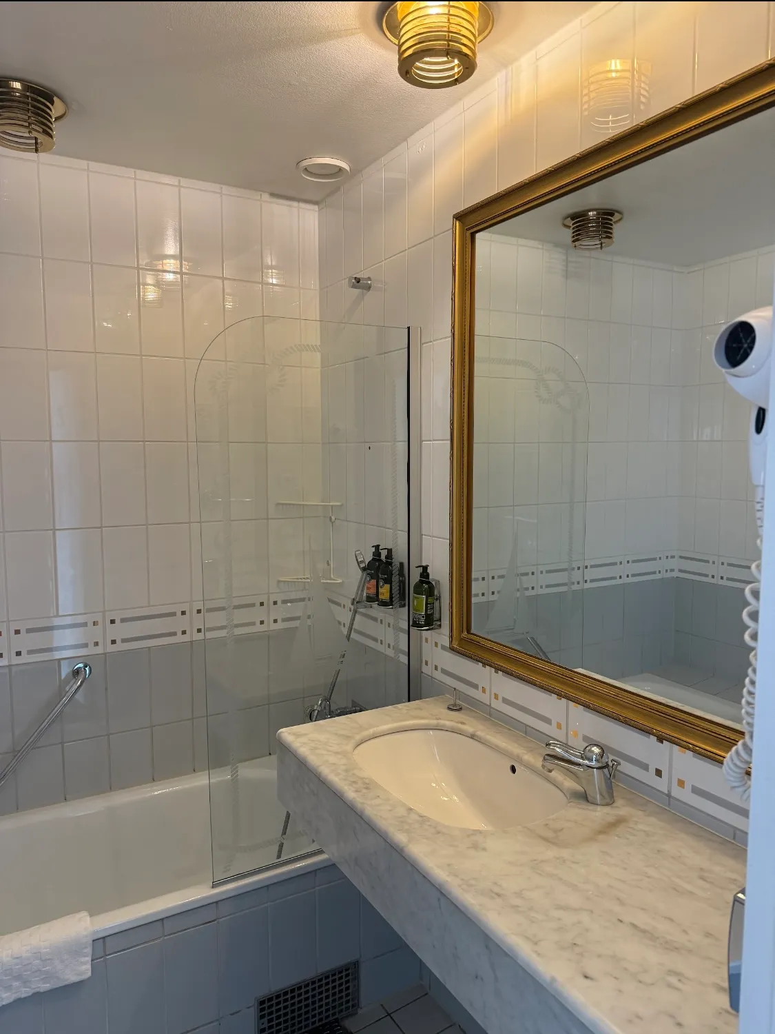 Hyreslägenhet på Saltsjöbaden i saltsjobaden