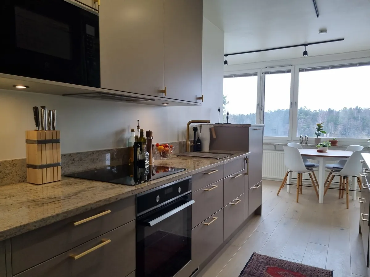 Hyreslägenhet på Hässelby i hasselby