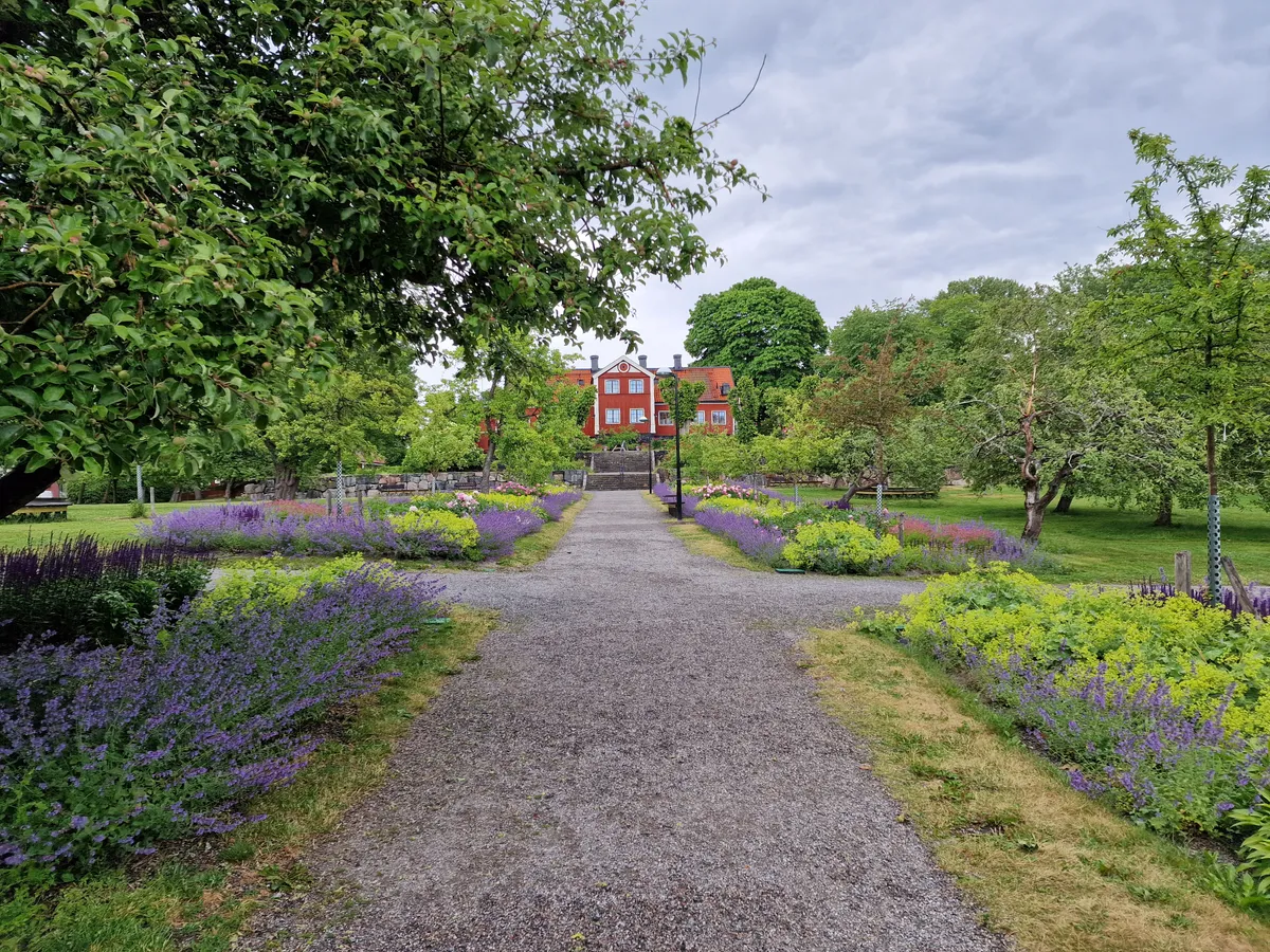 Hyreslägenhet på Farsta i farsta