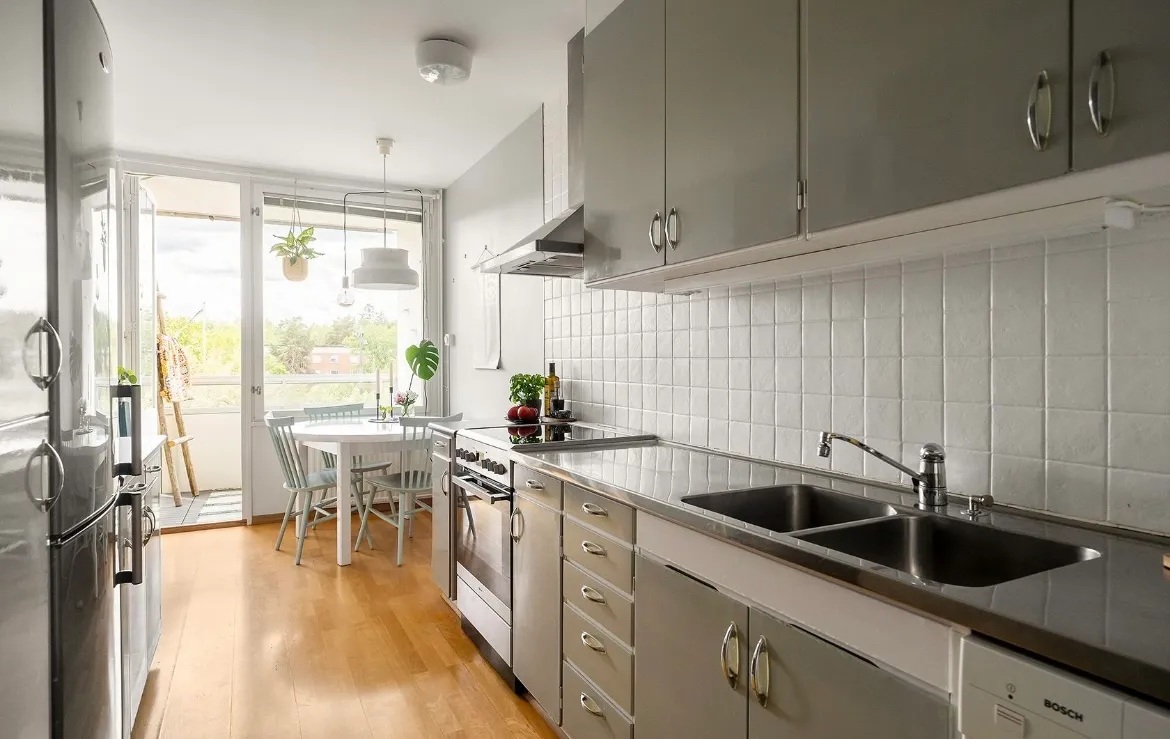 Hyreslägenhet på Farsta i farsta