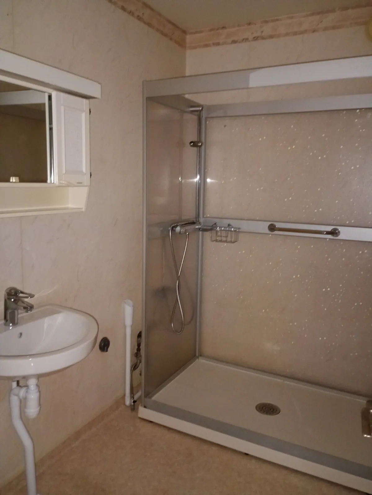 Hyreslägenhet på Asarum i asarum