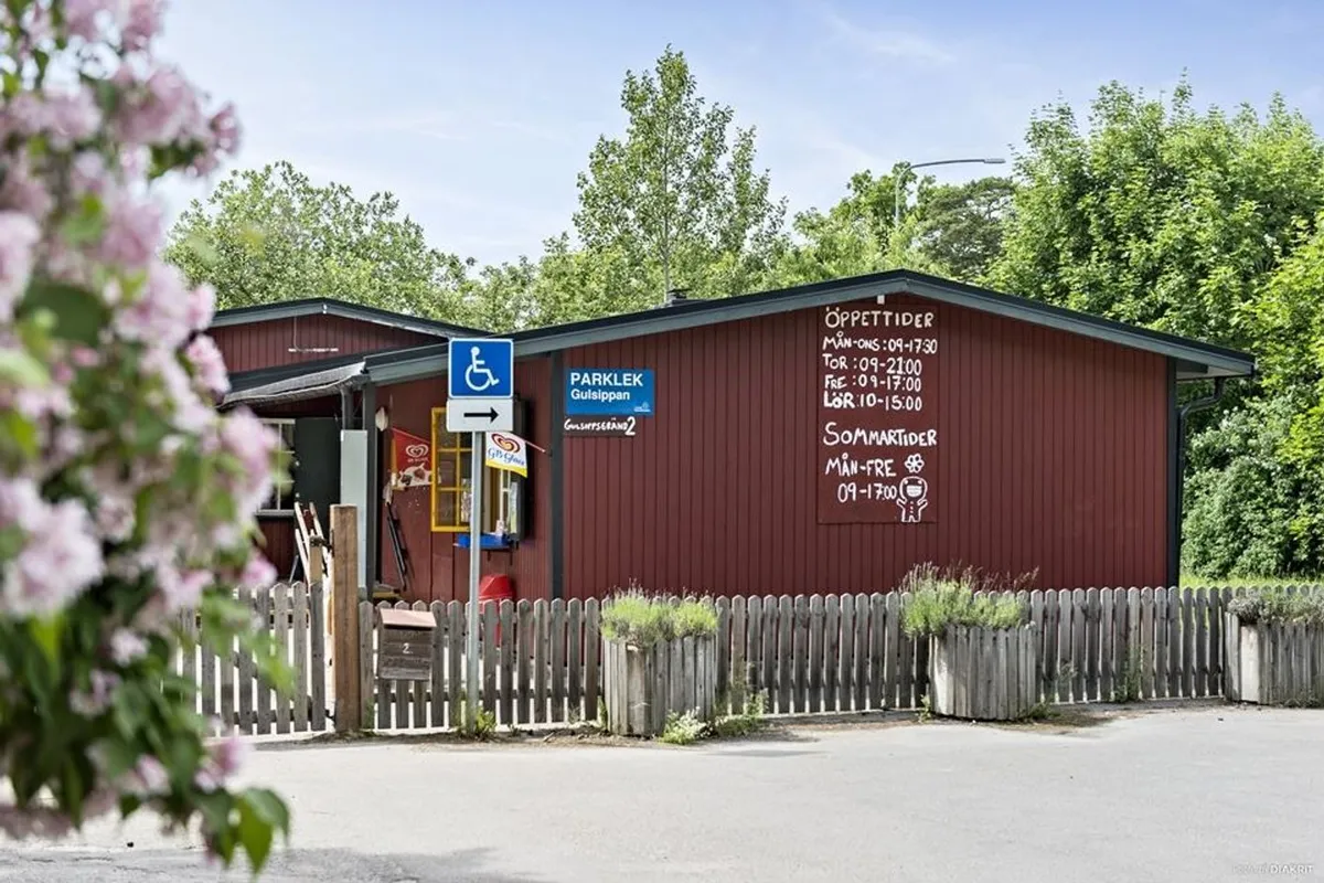 Hyreslägenhet på Hässelby i hasselby