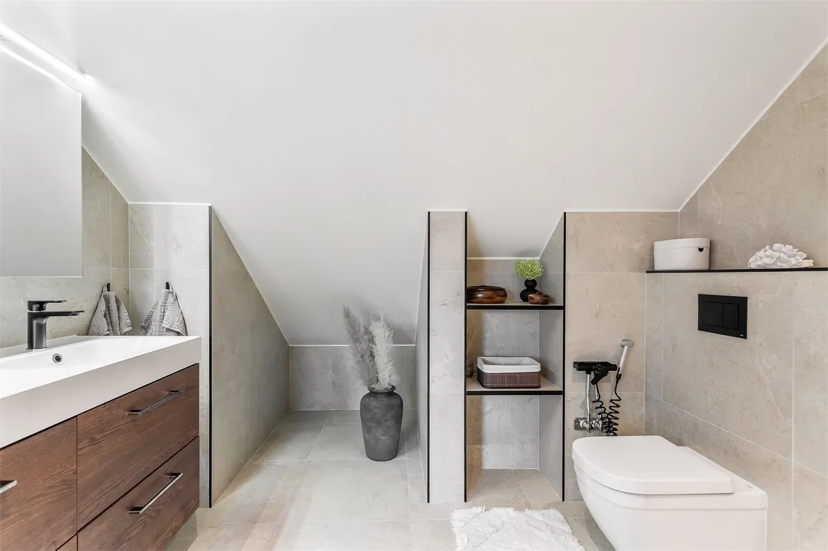 Hyresbostad på Bro i bro