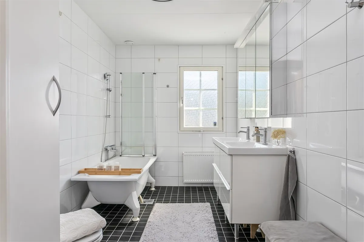 Hyresbostad på Bro i bro