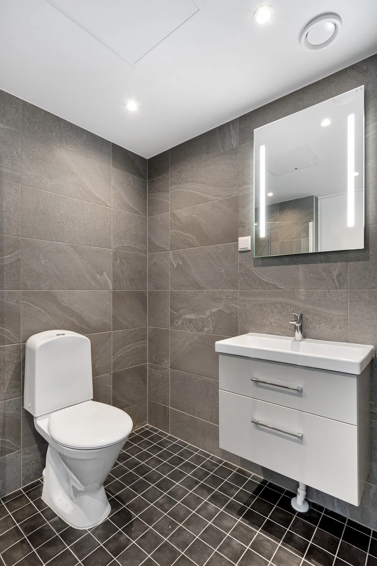 Hyreslägenhet på Hässelby i hasselby