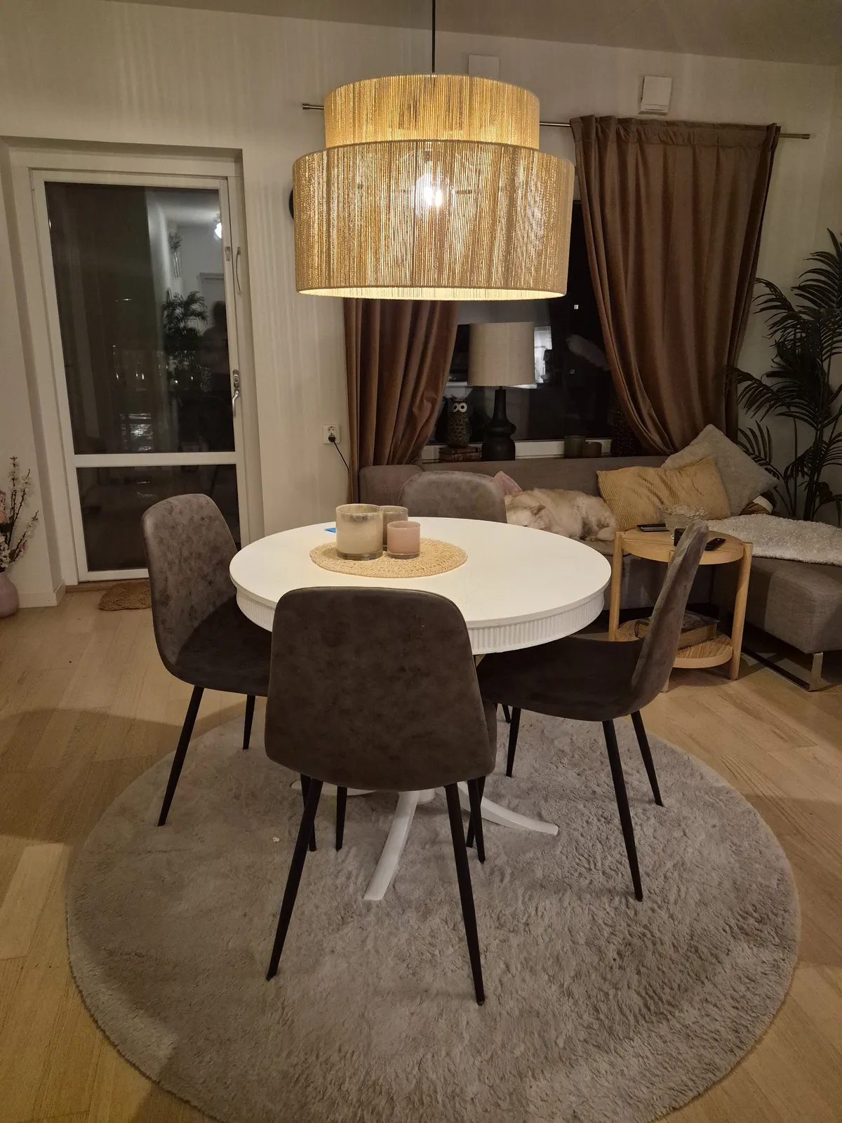 Hyreslägenhet på Hässelby i hasselby