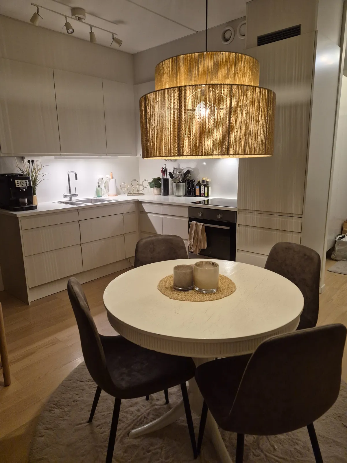 Hyreslägenhet på Hässelby i hasselby