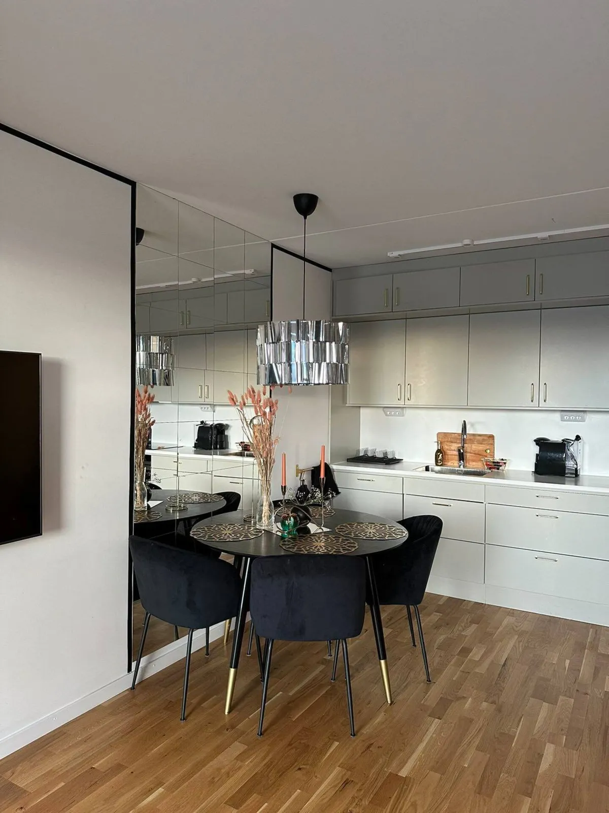 Hyreslägenhet på Handen i handen