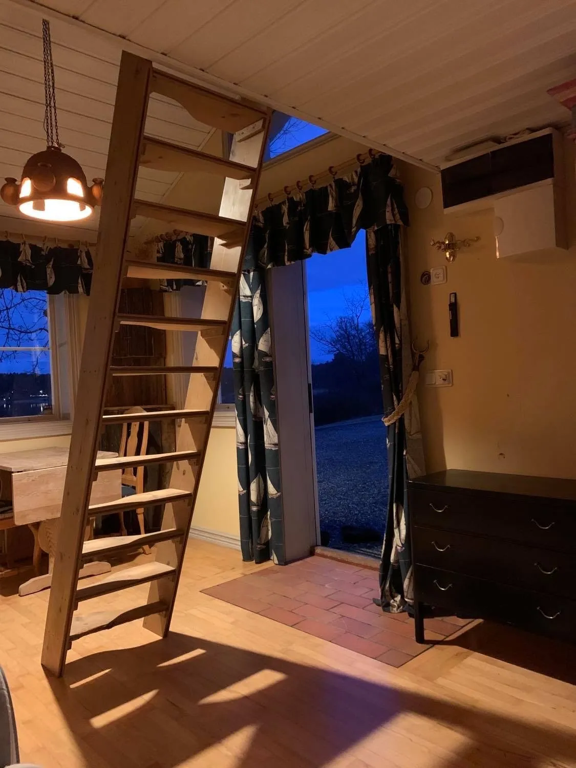 Hyreslägenhet på Drottningholm i drottningholm